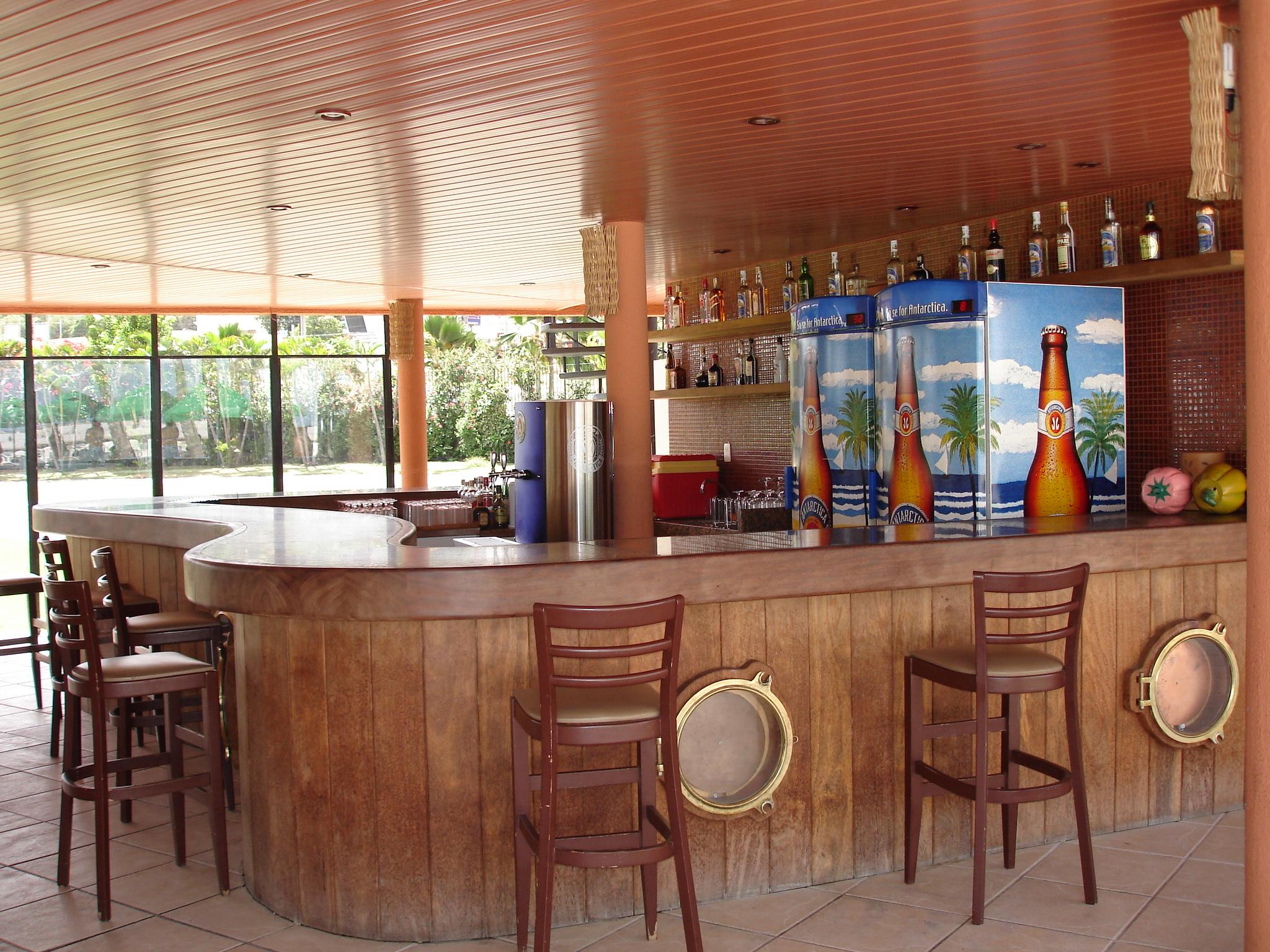 Marina Park Hotel ฟอร์ตาเลซา ภายนอก รูปภาพ A poolside bar